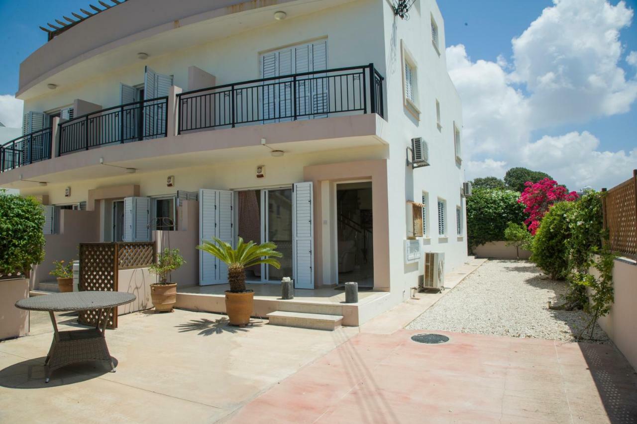 The Paradise Townhouses By Taimoura Paphos Kültér fotó