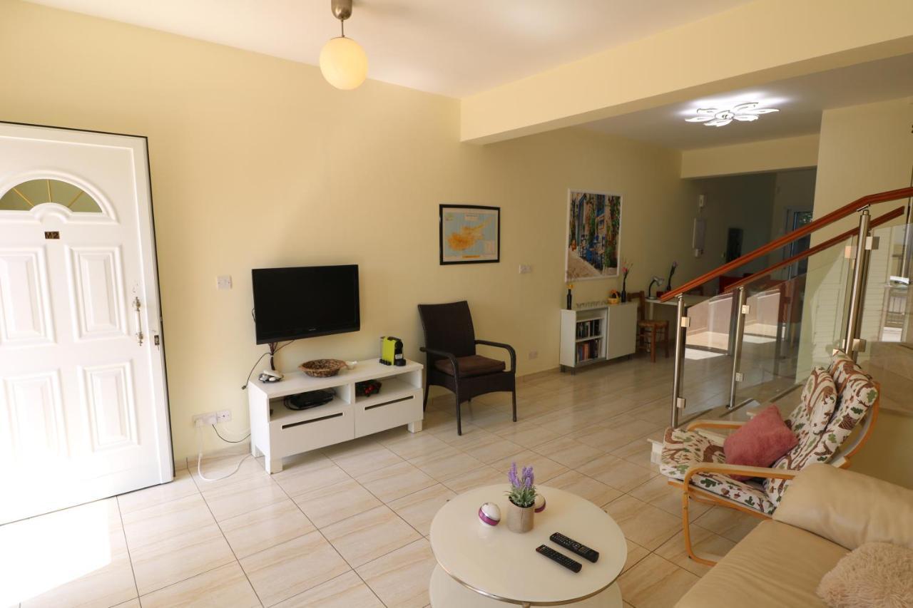The Paradise Townhouses By Taimoura Paphos Kültér fotó